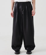 COATED OVERSIZED WIDE PANTS (BLACK)