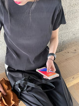 Pleats T-shirts