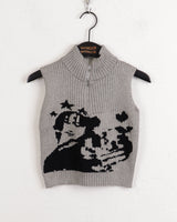 イアンヒッププリントクロップニットハーフジップアップベスト / Ian Hip Printing Crop Knit Half Zip-up Sleeveless Shirt