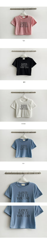 ホワットラブクロップドショートスリーブTシャツ