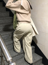 バジルツータックコーデュロイパンツ