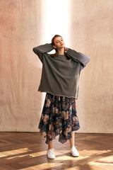 "PRE-ORDER 4/16~" VINTAGE FLOWER UNBALANCE FLARE SKIRT (Navy) (6546128273526)