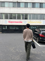 シーズナブルツイストカラーニット