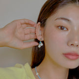フラワーピアス/FLOWER BLUE EARRINGS