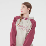 レタリンググラフィックチェリーフーディー／LATTERING GRAPHIC CHERRY HOODIE [OATMEAL]