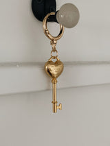 Knock heart key ring