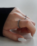 [S925] 2MM プロング セッティング テニス リング / [S925] 2MM Prong Setting Tennis Ring (black silver)
