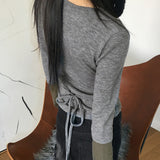 Warp two-tone color combination strap crop long-sleeved T-shirt