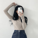 エクステンデッドスリーブラウンドネックTシャツ