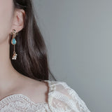 ゴールドフラワーズアンドコーラルブルーティアドロップピアス / Gold Flowers and Coral Blue Teardrops Piercing