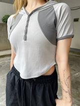 カラーマッチングボタンクロップスリーブパーカー / color matching button crop sleeve hoodie