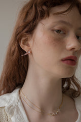 クリスタルウィズリボンタイピアス/Crystal with ribbon tie earring (3colors)