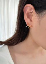 リボンタイピアス