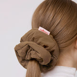 CUSHIONY BIG HAIR SCRUNCHY (BROWN)