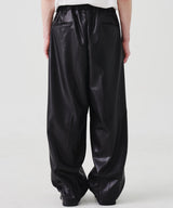 COATED OVERSIZED WIDE PANTS (BLACK)