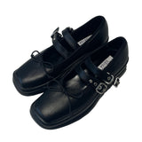 Ribbon strap shoes
