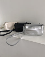 ロッケングロッシースクエアショルダークロスボディーバッグ / Loken Glossy Square Shoulder Crossbody Bag