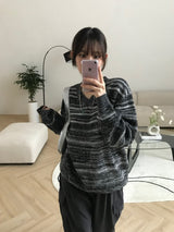 エリカストライプVネックニット