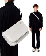 ASTROムンビン着用 ESSENTIAL MESSENGER BAG / MINERAL GRAY クロスバック (6688294502518)