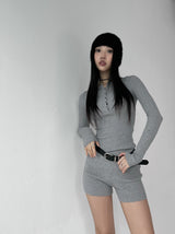 Two-piece ribbed slim pants (Belt included)