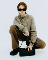 オーバーステンシルタイポクロップスウェットシャツ/OVER STENCIL TYPO CROP SWEATSHIRT-KHAKI