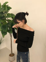 ドレープフェミニンショルダーコルギニット