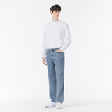 シグネチャースタッドストレートフィットデニムパンツ