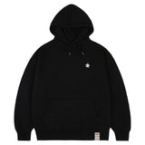 [UNISEX] ホワイトオッドフラワー刺繍パーカー