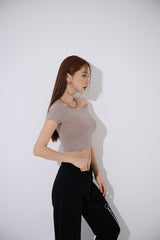 プレーン オフショルダー クロップ Tシャツ / TOP(9393) Plain Off Shoulder Crop Tee