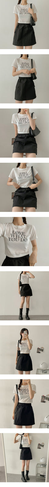 ホワットラブクロップドショートスリーブTシャツ