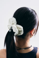 NO.390 [IVORY] HAIR SCRUNCH