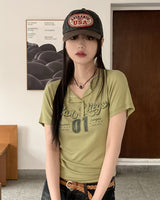 ビゼンY2Kレタリングスナップボタンリブクロップド半袖Tシャツ / Vizen Y2K Lettering Snap Button Ribbed Cropped Short-Sleeved T-Shirt