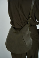 Hバックルソフトレザーダンプリングバッグ / H-Buckle Soft Leather Dumpling Bag (khaki)