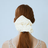CLOUD SHIRRING SCRUNCHY(IVORY)