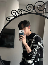ブレークチェッカードオーバーサイズフィットラウンドニットウェア / Blake Checkered Oversized Fit Round Knitwear (3 colors)