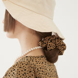 BIG LEOPARD HAIR BAND (BROWN) (6579680116854)
