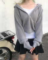パンチングフードセミジップアップバルーンクロップニットウェア