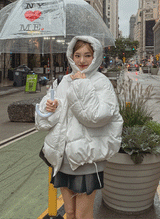 (UNISEX) マシュマロフードクロップダウン