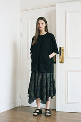 "PRE-ORDER 4/16~"  WOOD-CUT UNBALANCE FLARE SKIRT (Black) (6546130174070)