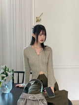 Nalky Bokashi V-neck slit long-sleeve knit
