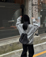 [UNISEX] ウールナッピングフラワーオーバーサイズフィットスウェットシャツ