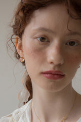カラーポイントミニカーブピアス/Color point mini curve 'gold' earring (4colors)