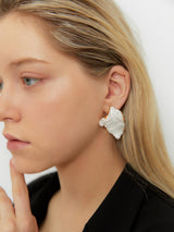Artistic Gold earring_B(White) (6642405671030)