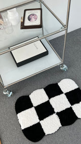 Curvy checkerboard mini rug - Black