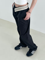 Waist point two tuck slacks