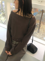 ポッツアイレットストラップオフショルダーTシャツ