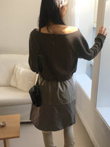 ポッツアイレットストラップオフショルダーTシャツ