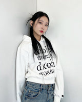 セミクロップシーズンロゴエンブロイダリーフーディ