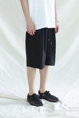 ONE TUCK BERMUDA PANTS BLACK (6561071497334)