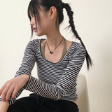 Liren ストライプ スリム フィット ラウンド クロップ ロング スリーブ T シャツ